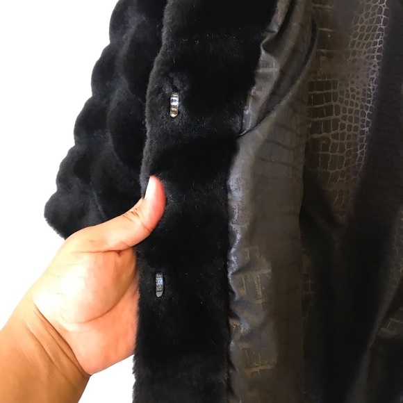 Sam Edelman Chevron Grooved Faux Fur Coat - Picture 8 of 12